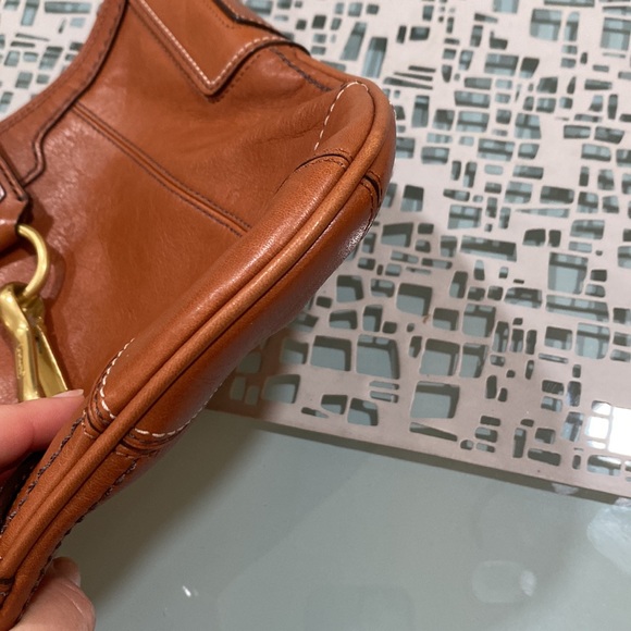 Coach leather shoulder Hampton bag - Picture 5 of 13